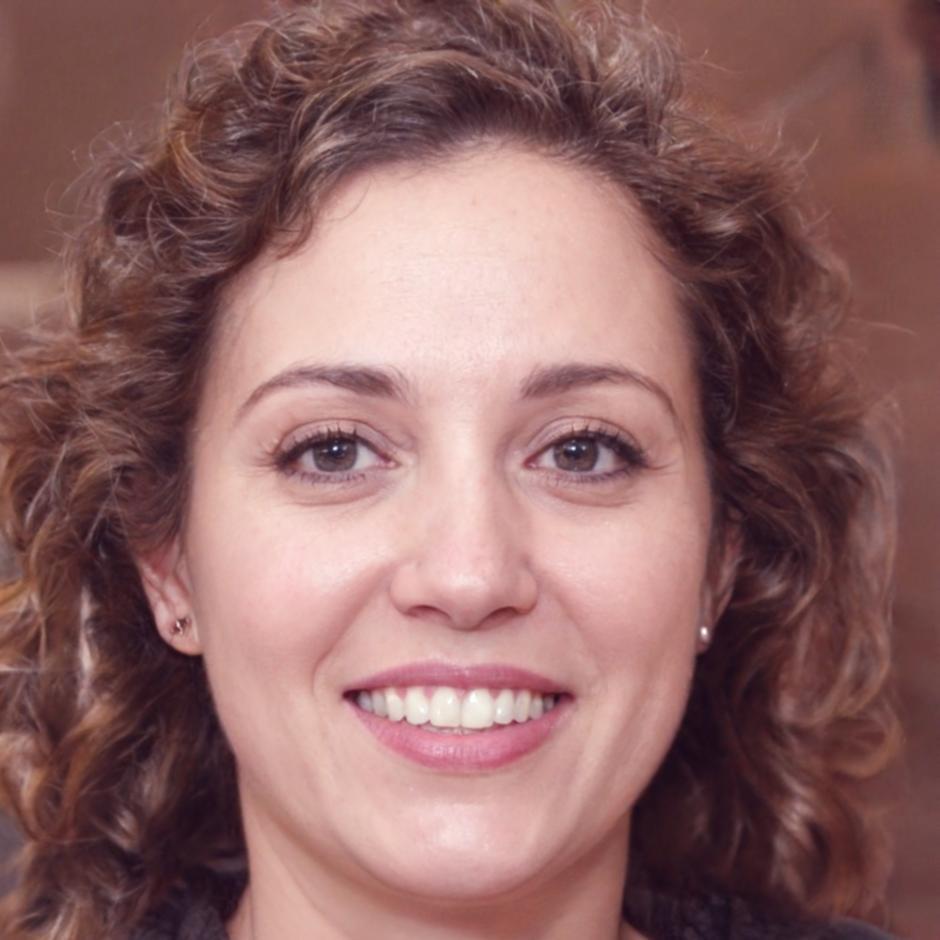 Instructor portrait - figure drawing educator at Mirelox